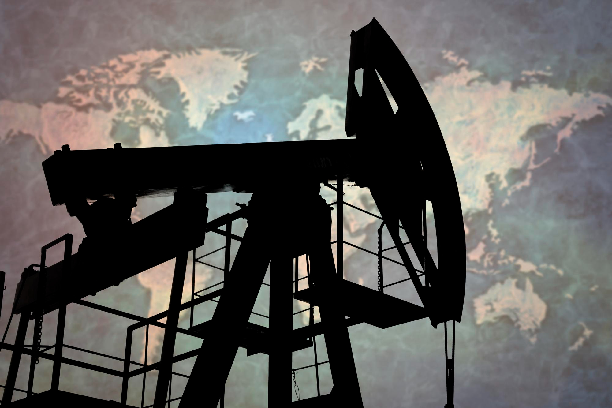 Brent пробила отметку в 101 доллар впервые с середины апреля