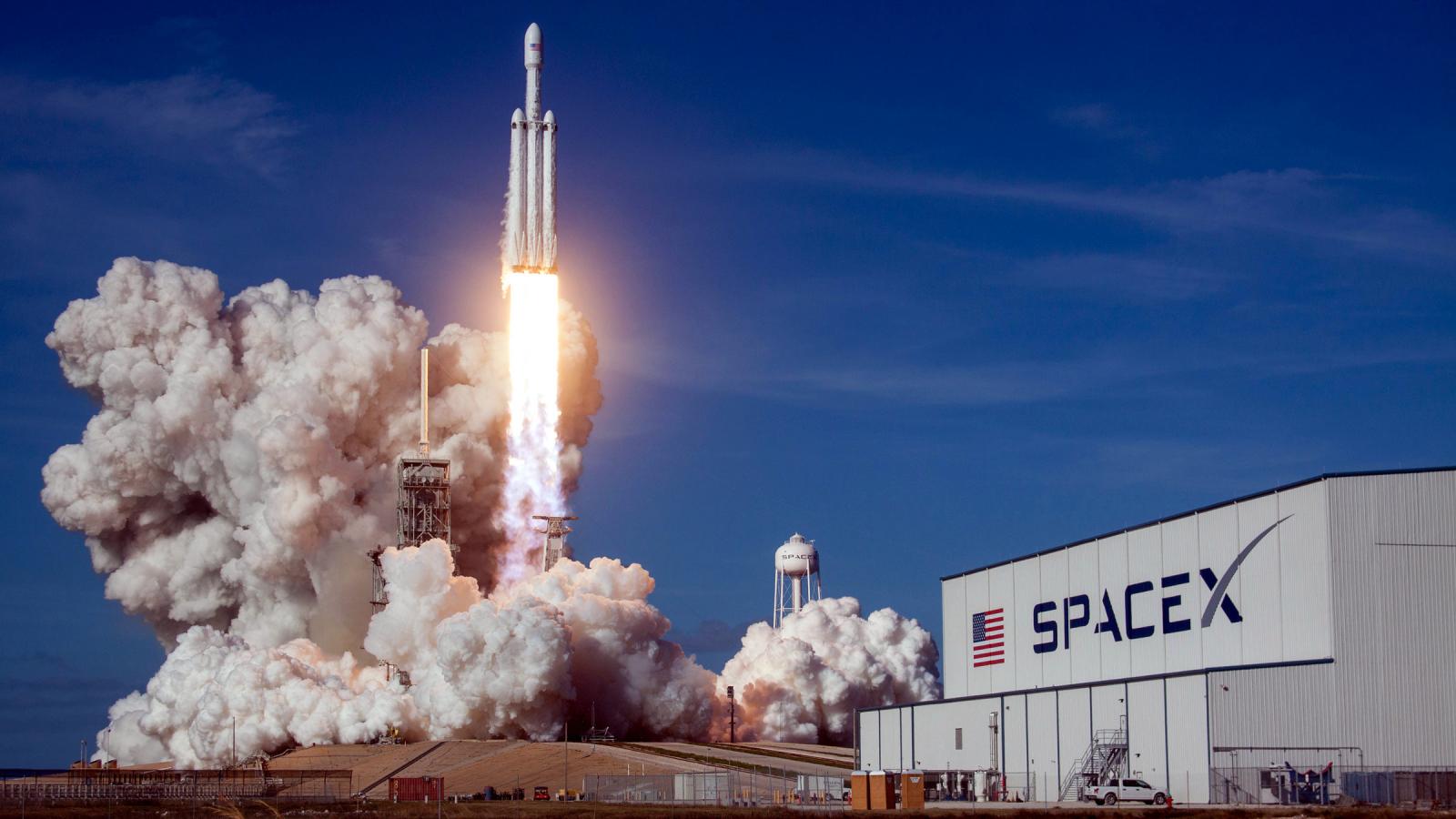 SpaceX、2100億ドルという記録的な評価額を獲得 – Finance.ua