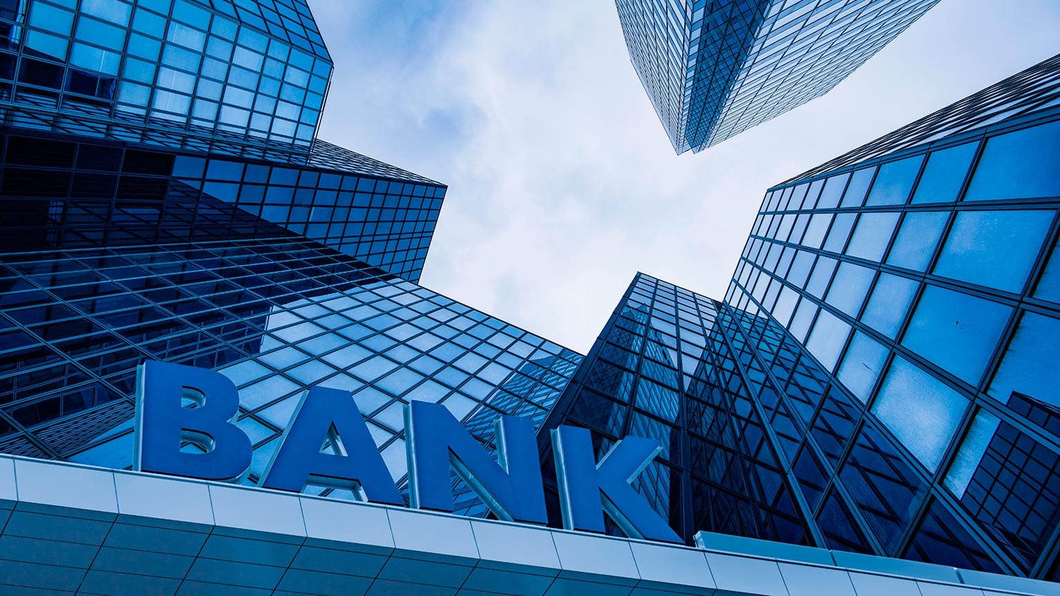 Украинские банки и беженцы: портрет потребителя (инфографика) — Finance.ua