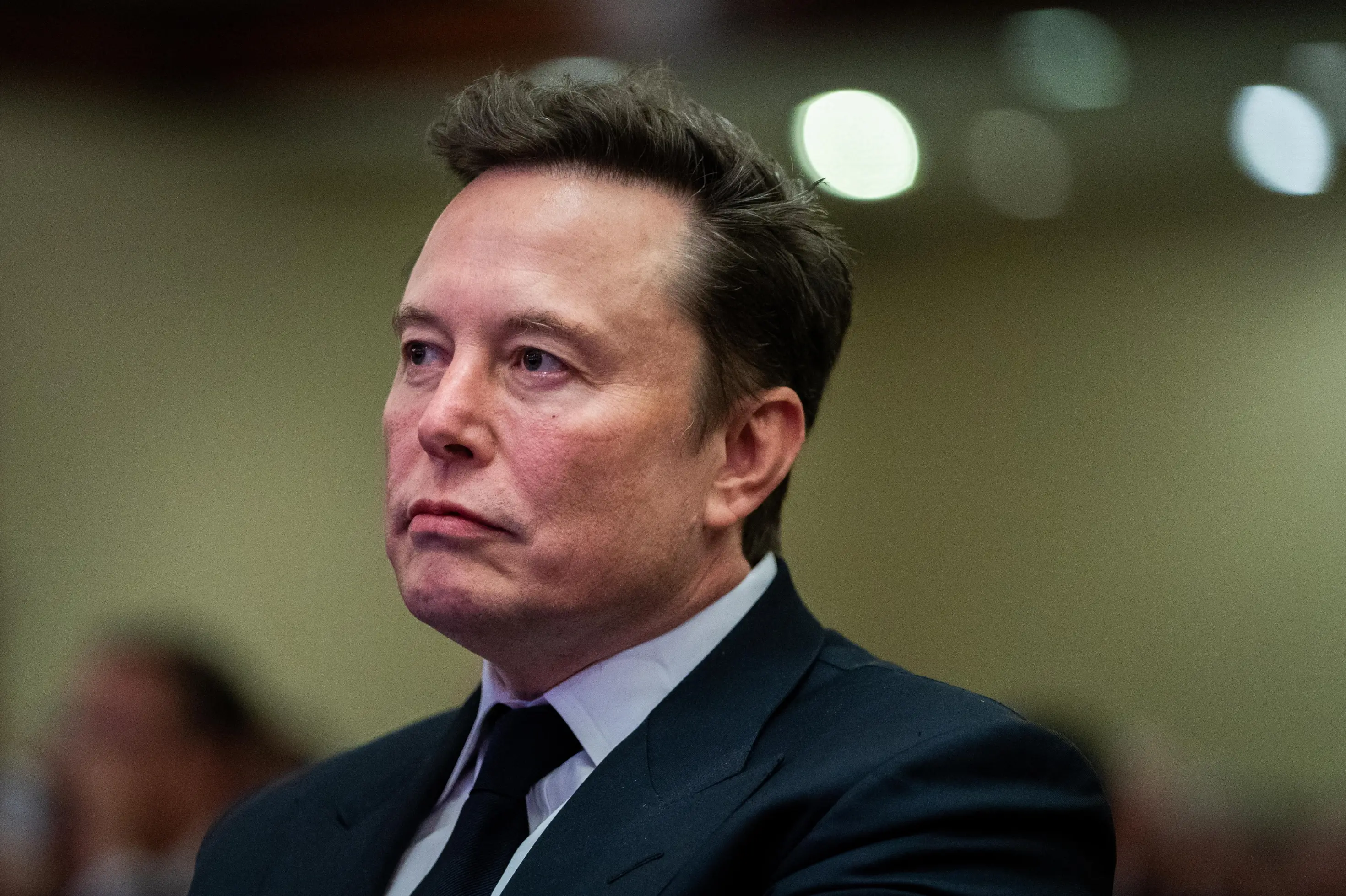 マスク氏は新しい効率オフィスで週に80時間以上働ける従業員を探している