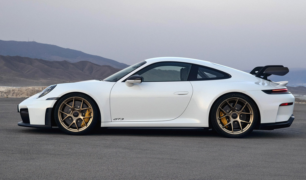 Суперкар Porsche 911 получил обновленную экстермальную версию GT3