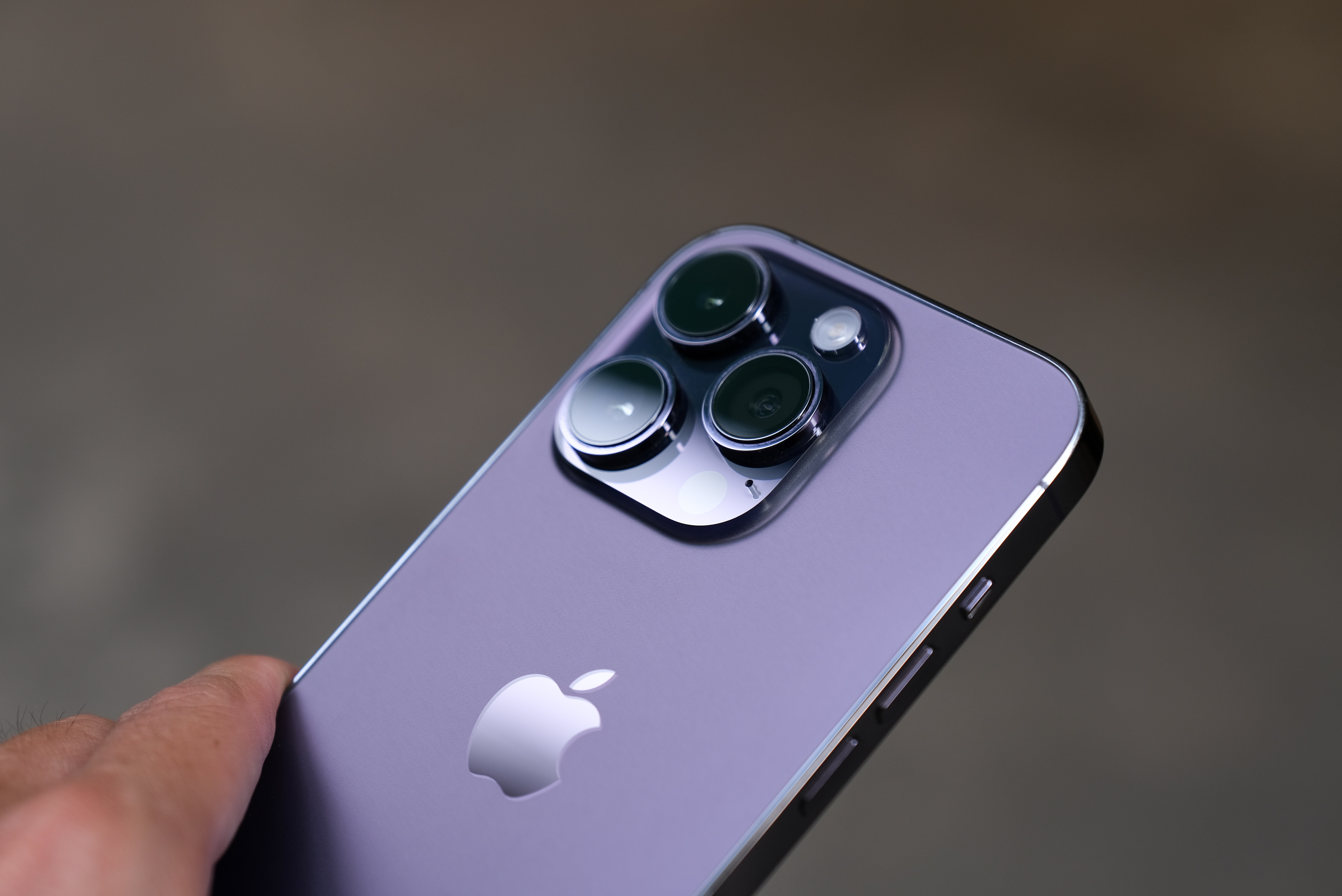 Себестоимость iPhone 15 Pro Max достигла $558 — на 12% выше iPhone