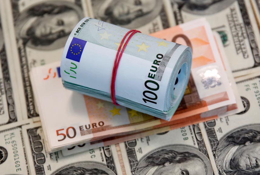 10月のドルとユーロに何を期待するか：銀行家予測-finance.ua
