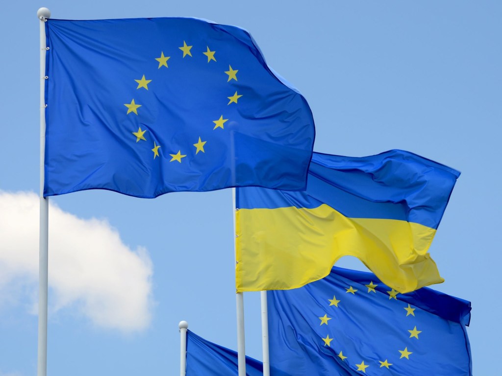 ЕС утвердил рекомендации относительно постепенного возвращения украинцев домой