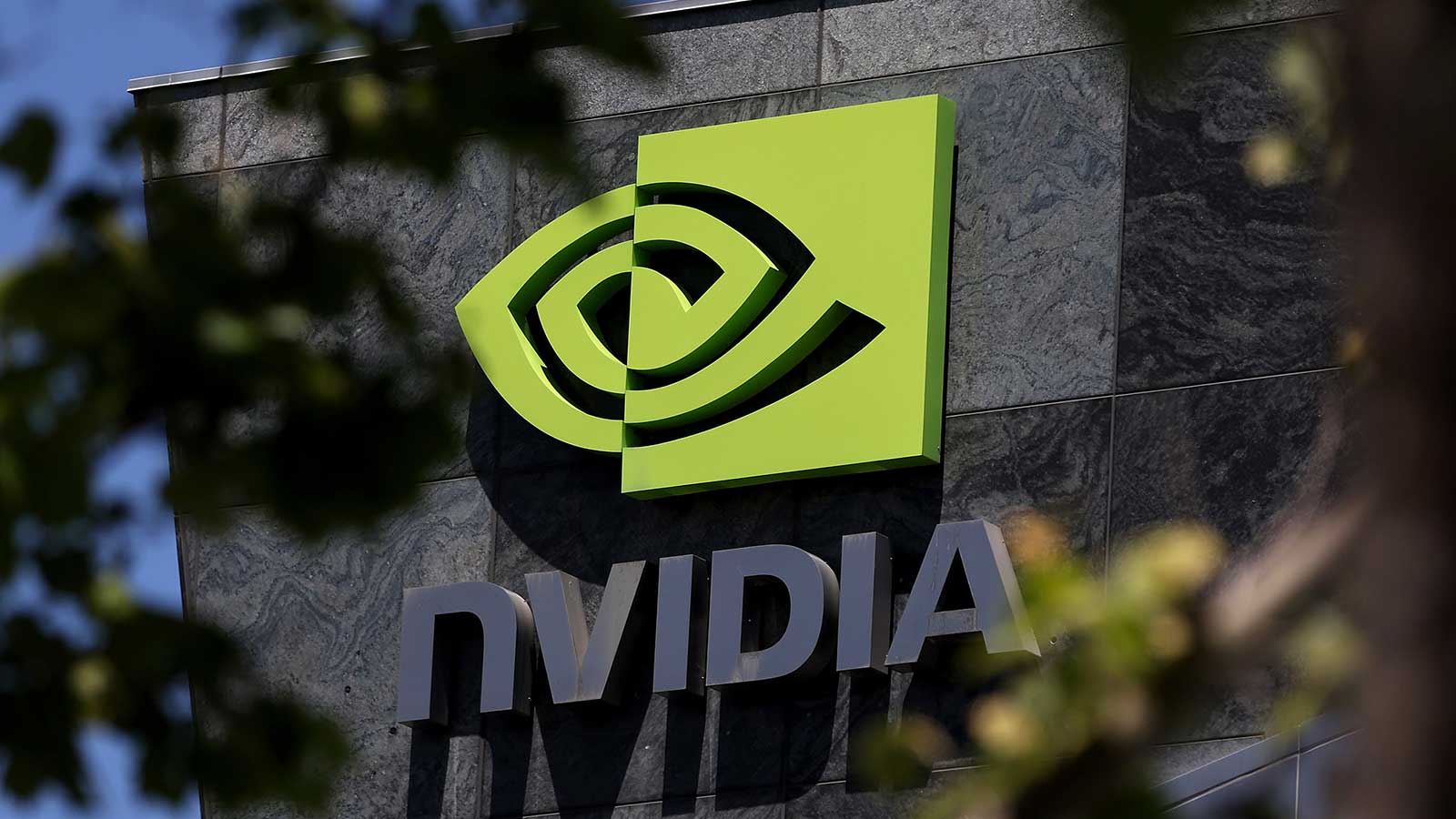 Nvidia приобретет поставщика программного обеспечения для ИИ